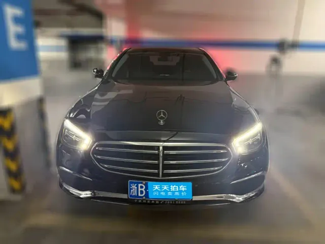 Mercedes-Benz E-Class — Фото автомобиля 2
