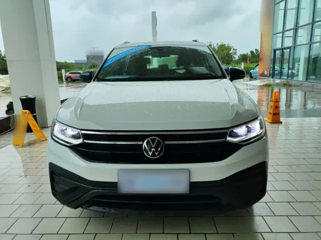 Volkswagen Tiguan L — Фото автомобиля 2