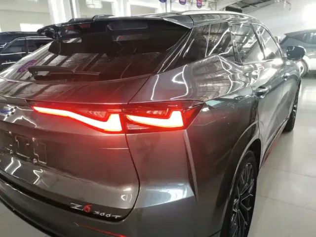 Changan Z6 — Фото автомобиля 7