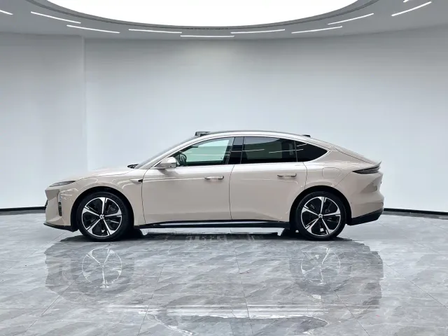 Nio ET5 — Фото автомобиля 21