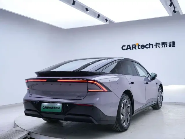 Xpeng P7+ — Фото автомобиля 9