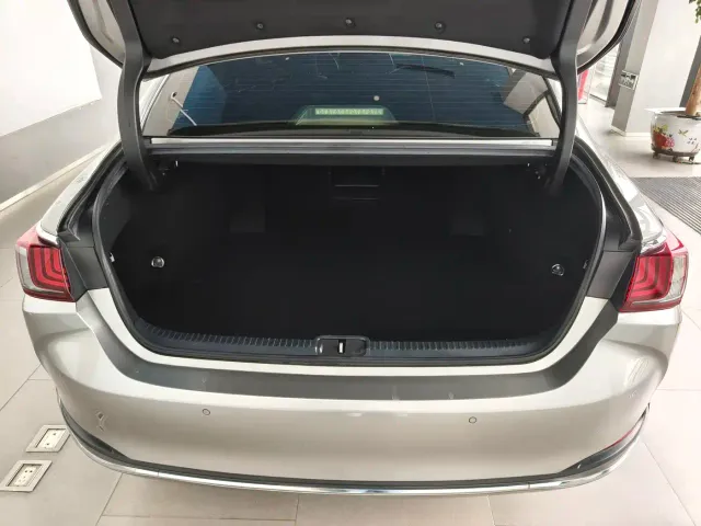 Lexus ES — Фото автомобиля 15