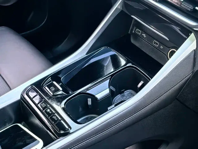 Maxus EUNIQ 5 — Фото автомобиля 29