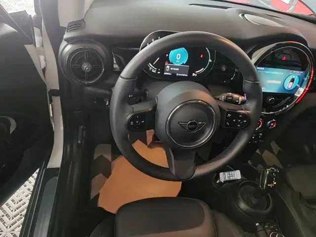 MINI Hatch — Фото автомобиля 10