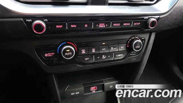 Kia Niro — Фото автомобиля 22
