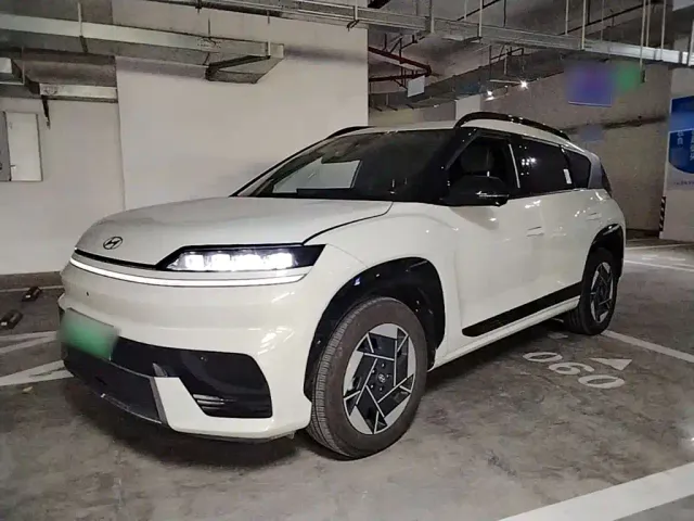 Фотография автомобиля — Hyundai ELEXIO