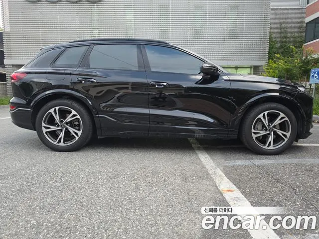 Audi Q6 e-tron — Фото автомобиля 2
