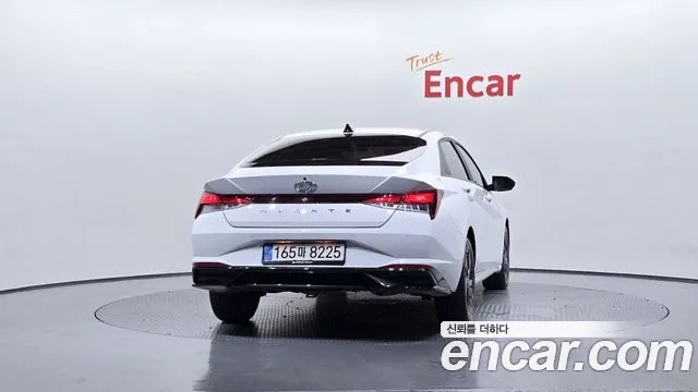 Hyundai Avante CN7 — Фото автомобиля 4