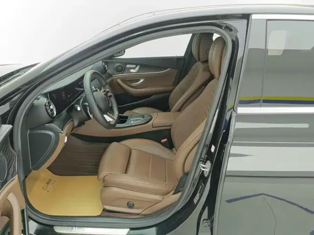 Mercedes-Benz E-Class — Фото автомобиля 9