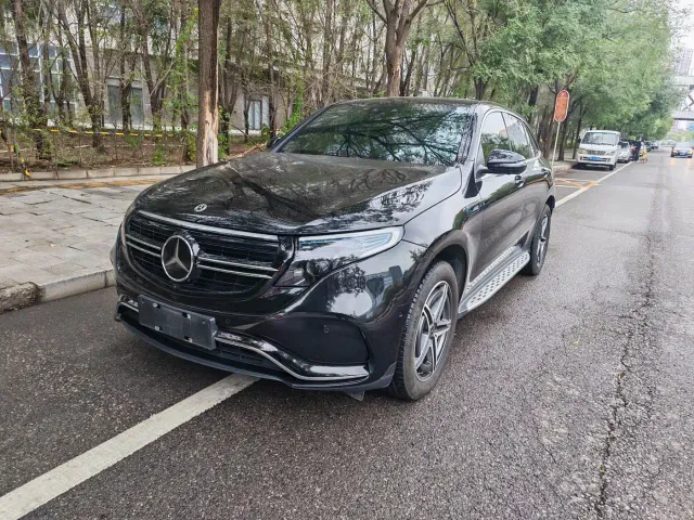 Фотография автомобиля — Mercedes-Benz EQC