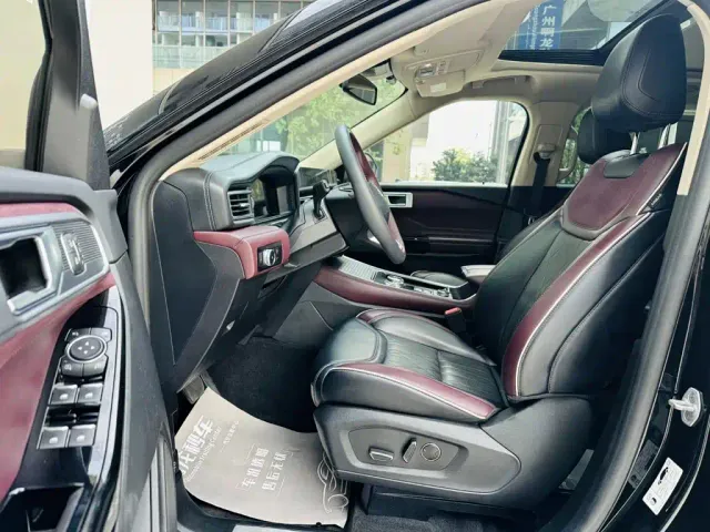 Ford Explorer — Фото автомобиля 11