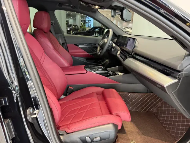 BMW 5 Series — Фото автомобиля 13