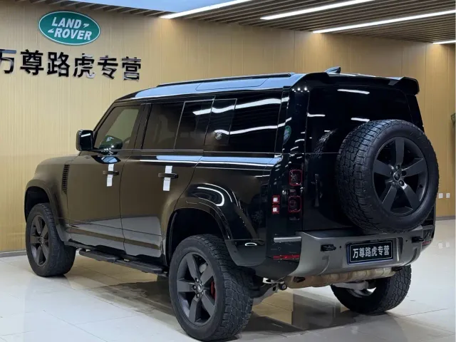 Land Rover Defender — Фото автомобиля 19