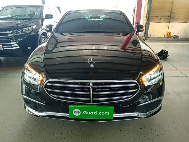 Mercedes-Benz E-Class — Фото автомобиля 2