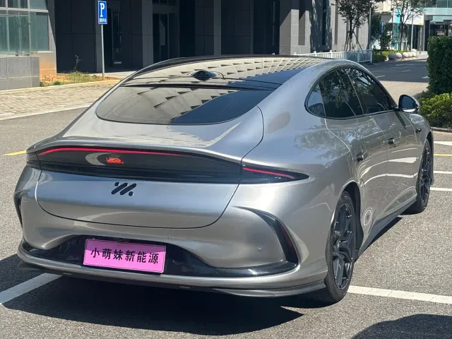 IM Motors L6 — Фото автомобиля 24