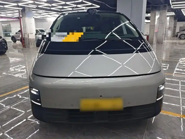 Li Auto MEGA — Фото автомобиля 2