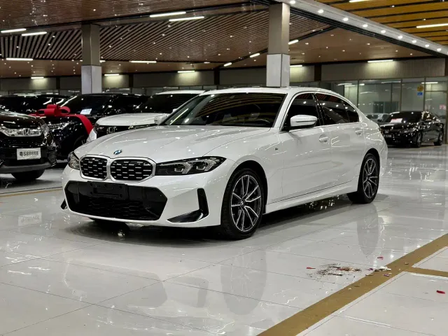 Фотография автомобиля — BMW 3 Series