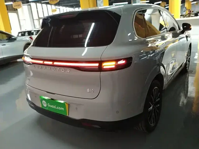 Leapmotor B10 — Фото автомобиля 6