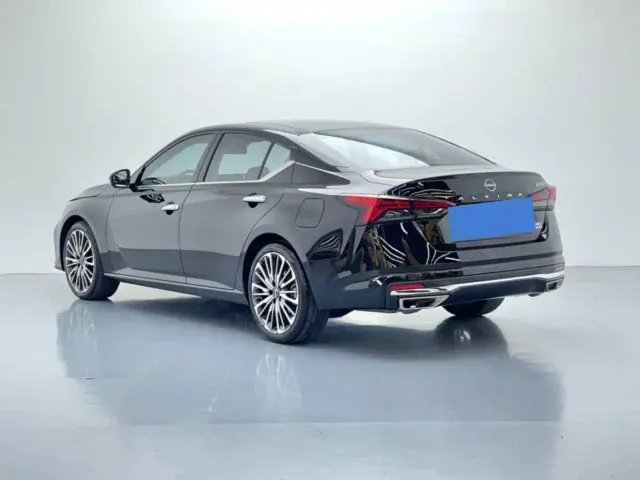 Nissan Teana — Фото автомобиля 6