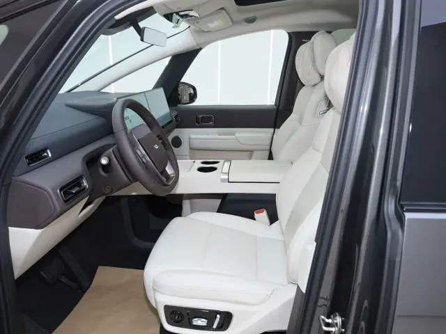 Li Auto MEGA — Фото автомобиля 13