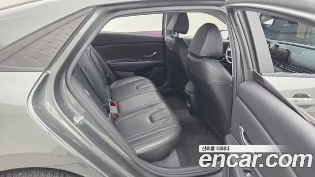 Hyundai Avante CN7 — Фото автомобиля 12