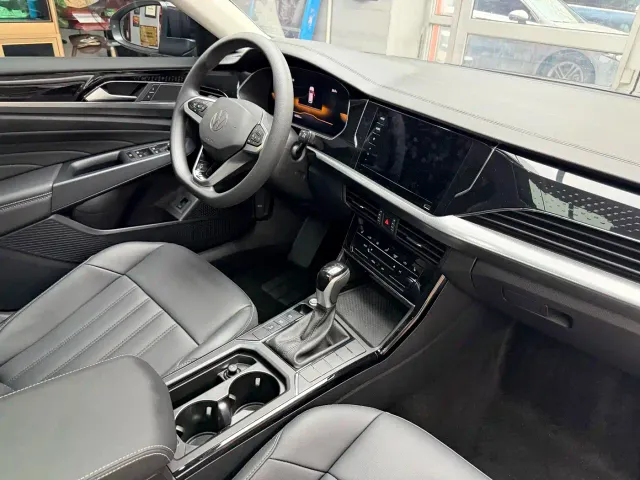 Volkswagen Passat — Фото автомобиля 11