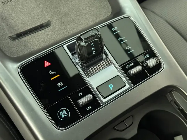 BYD Seal 07 DM-i — Фото автомобиля 19