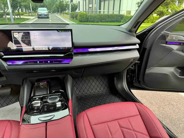 BMW 5 Series — Фото автомобиля 12