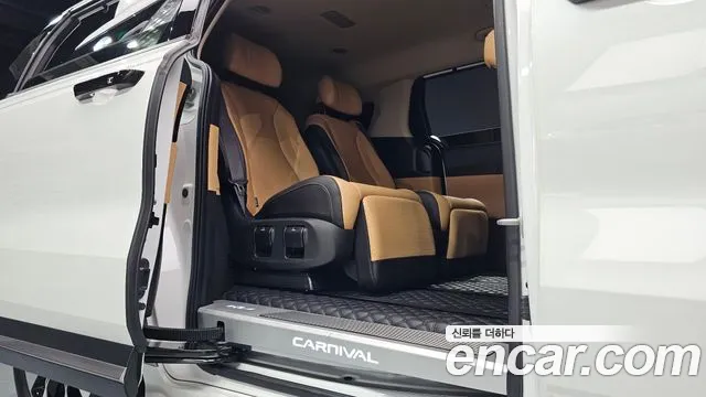 Kia Carnival Generation 4 — Фото автомобиля 17