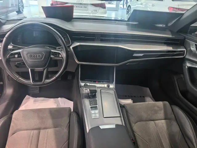 Audi A6L — Фото автомобиля 10