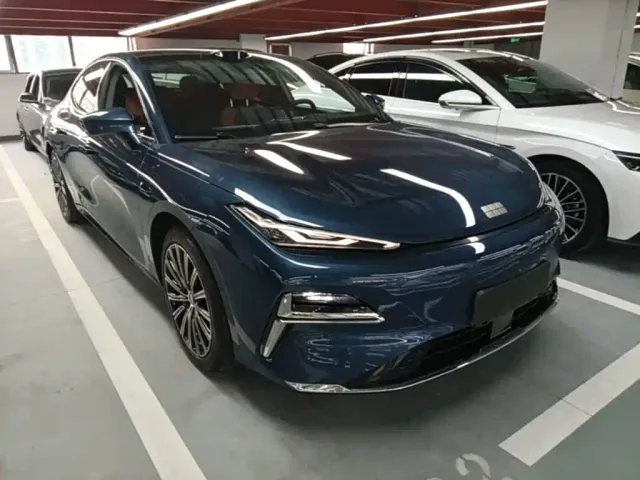 Geely Galaxy Xingyao 8 — Фото автомобиля 3