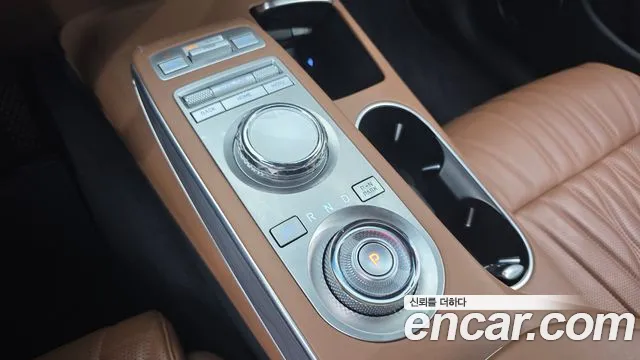 Genesis GV70 — Фото автомобиля 9