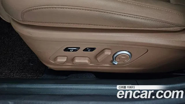 Hyundai Grandeur Grandeur (GN7) 2.5 Бензин 2WD — Фото автомобиля 7