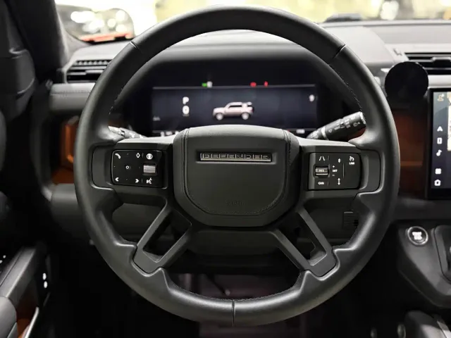 Land Rover Defender — Фото автомобиля 9