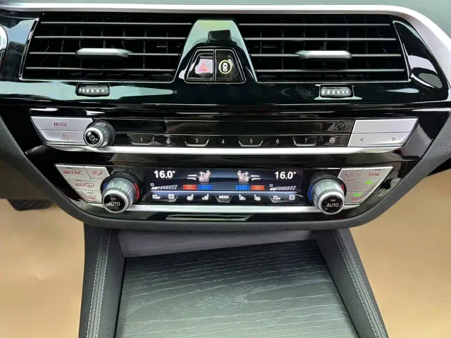 BMW 5 Series — Фото автомобиля 29