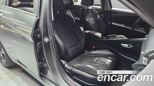 Hyundai AVANTE Avante (CN7) — Фото автомобиля 11