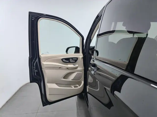 Mercedes-Benz V-Class — Фото автомобиля 8