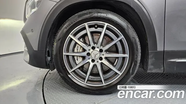 Фотография автомобиля — Mercedes-Benz GLB-Class
