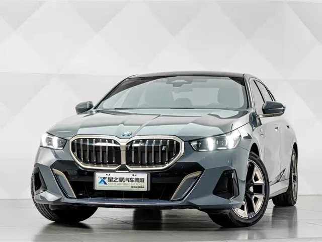 BMW i5 — Фото автомобиля 2