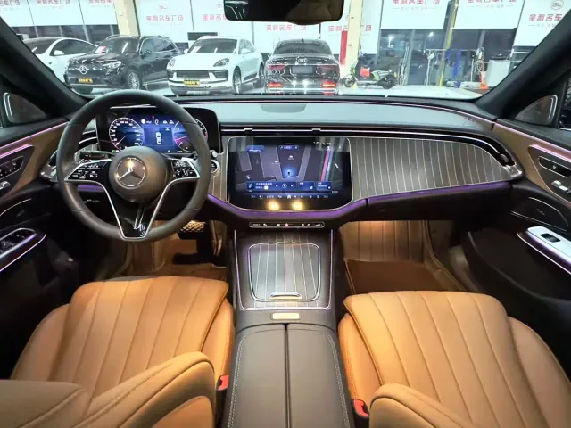 Mercedes-Benz E-Class — Фото автомобиля 11