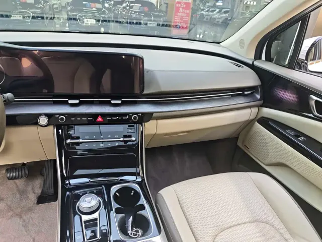 Kia Carnival — Фото автомобиля 10
