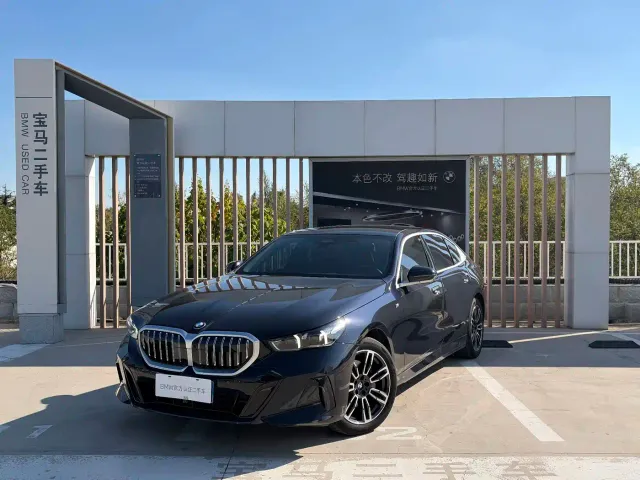 Фотография автомобиля — BMW 5 Series