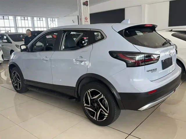 Nissan Qashqai — Фото автомобиля 10