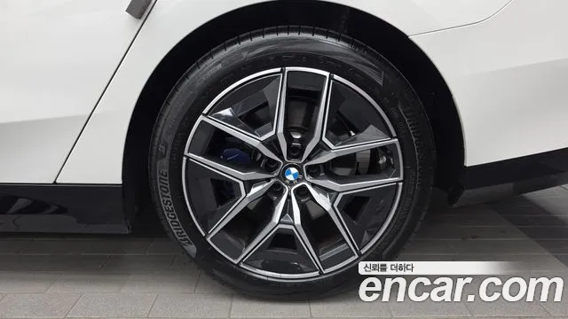 BMW 5 Series G60 — Фото автомобиля 21