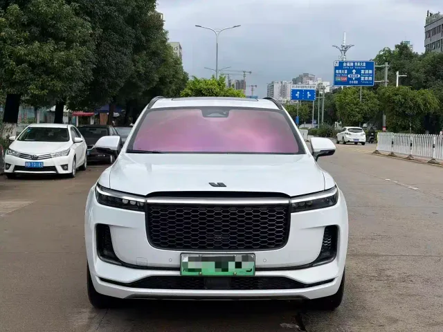 Li Auto ONE — Фото автомобиля 2
