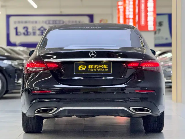 Mercedes-Benz E-Class — Фото автомобиля 15