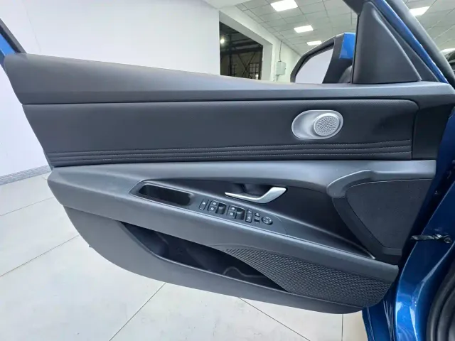 Hyundai Elantra — Фото автомобиля 17