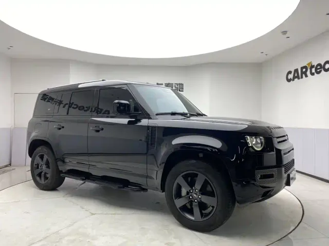 Land Rover Defender — Фото автомобиля 2