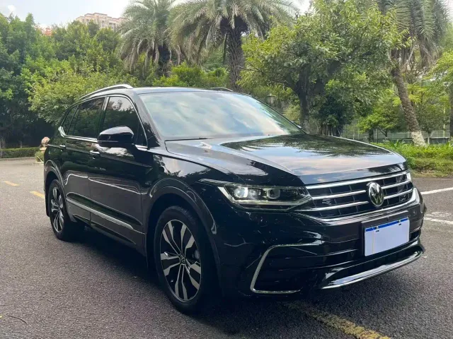 Volkswagen Tiguan L — Фото автомобиля 3
