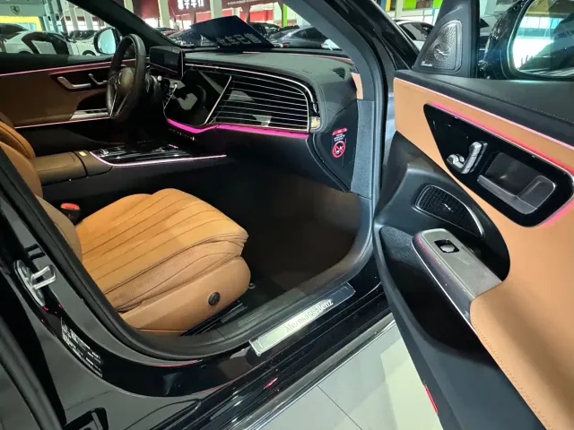 Mercedes-Benz E-Class — Фото автомобиля 13